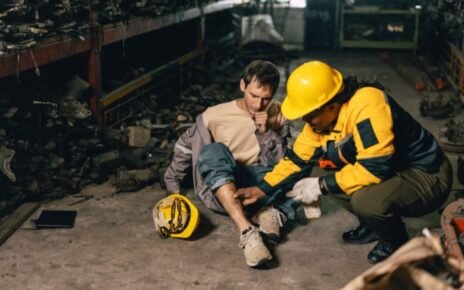 Trabalhadores acidentados podem receber indenização do INSS