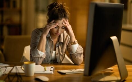 Livro usa narrativas reais para mapear riscos psicossociais