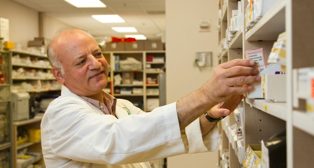 Plano educacional formará 800 farmacêuticos em quatro anos