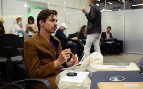 EuTalks lança nova plataforma de aprendizado executivo