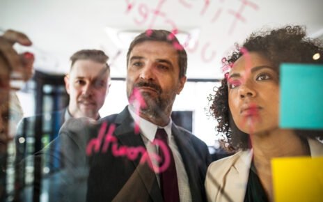 Liderança e critério moldam mais do que a marca