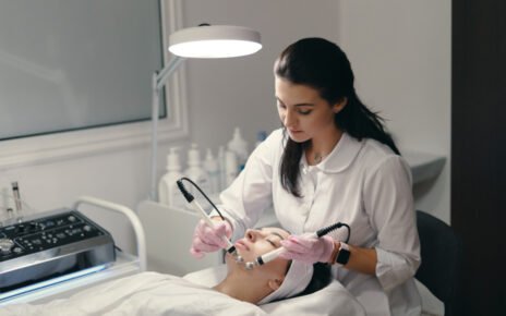Dia do dermatologista reforça nova lógica skincare