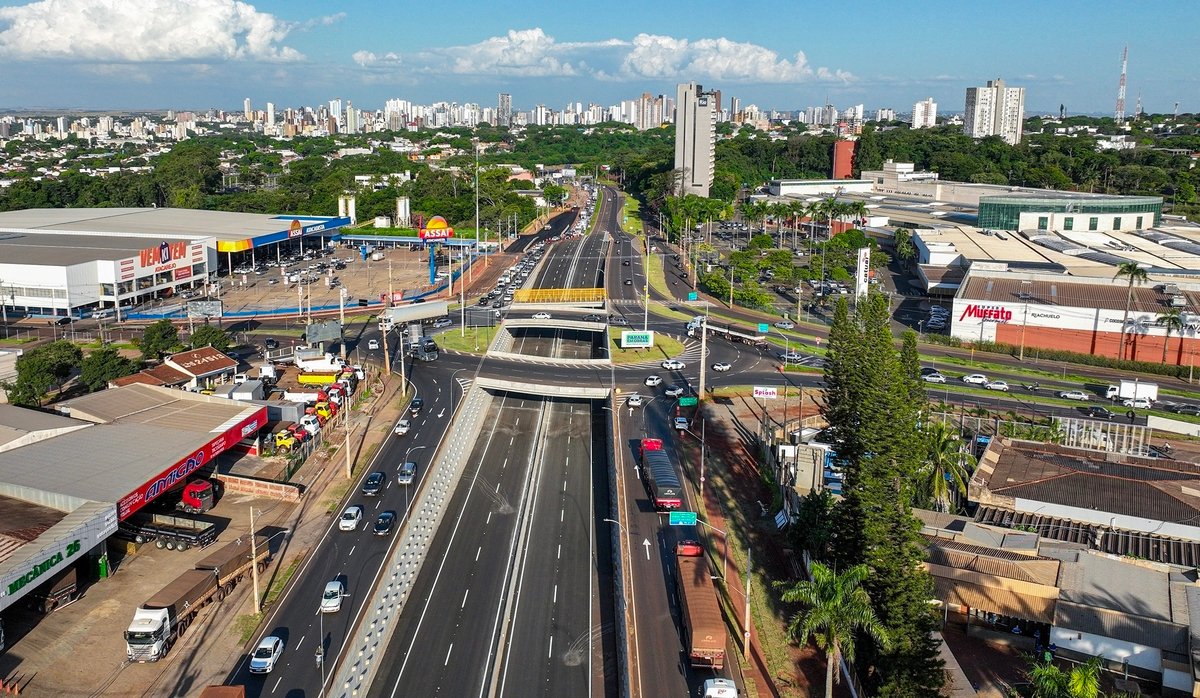 Trevo do Catuaí favorece comércio e logística em Maringá
