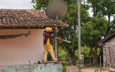 Famílias de Goiás podem agendar a instalação de antenas parabólicas