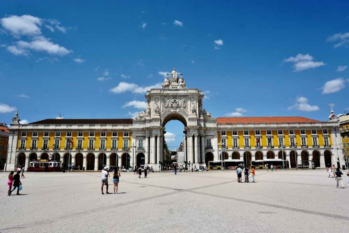 Brasileiros lideram compra de imóveis de luxo em Portugal