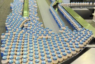 Yakult 40 light completa 10 anos de mercado