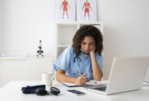 Enamed 2026 avalia estudantes por competências clínicas