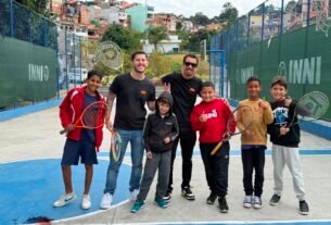 Parceria forma crianças de projeto de tênis em tecnologia