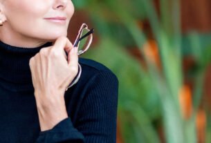 Mulheres 40+ ampliam cuidados com a região dos olhos
